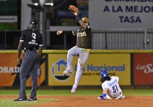 el-licey-aplasto-a-unos-gigantes-que-quedan-muy-tocados