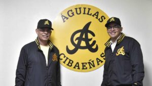 lidom--en-aguilas-rene-francisco-sera-vp-gian-guzman-gerente-gral-focus-0.11-0.45-896-504