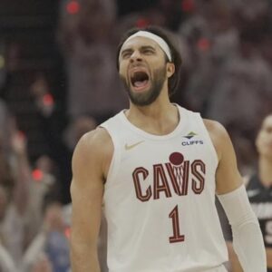 Mitchell anota 30 puntos, Cavaliers vencen a Heat 121-112