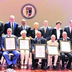 Santiago inmortaliza a 9 de sus deportistas