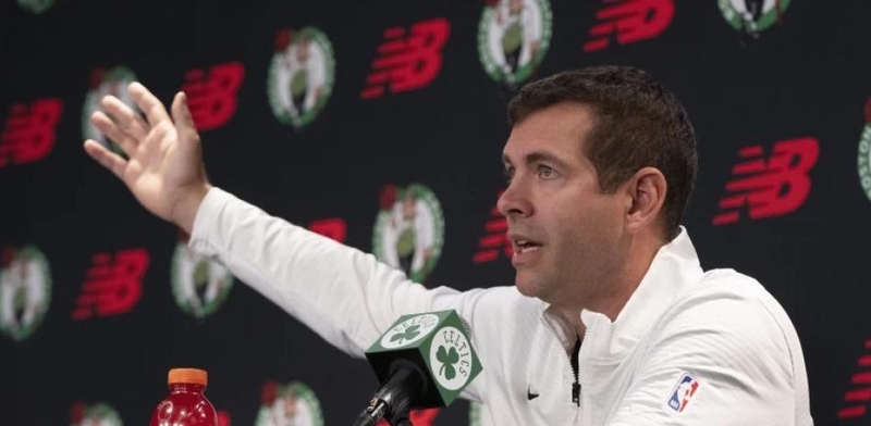 Brad-Stevens-enfrenta-desafios-con-determinacion._.jpg