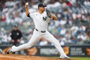 Carlos-Carrasco-veterano-abridor-de-los-Yankees-es-designado-para-asignacion-tras-apenas-8-apariciones-con-el-equipo._.jpg