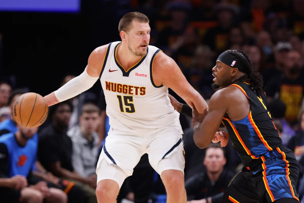 Jokic-lidera-a-los-Nuggets-en-una-impresionante-victoria-ante-el-Thunder_.jpg