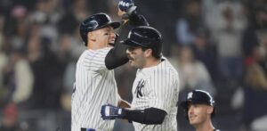 Los-Yankees-de-Nueva-York-brillan-en-contundente-victoria-sobre-los-Padres-de-San-Diego_.jpg