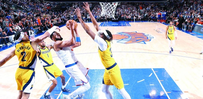 Brunson y Towns llevan a los Knicks a una victoria que reduce ventaja de los Pacers en la serie