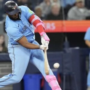 Guerrero virá el marcador con H4 de tres carreras y Azulejos vencen Medias Rojas