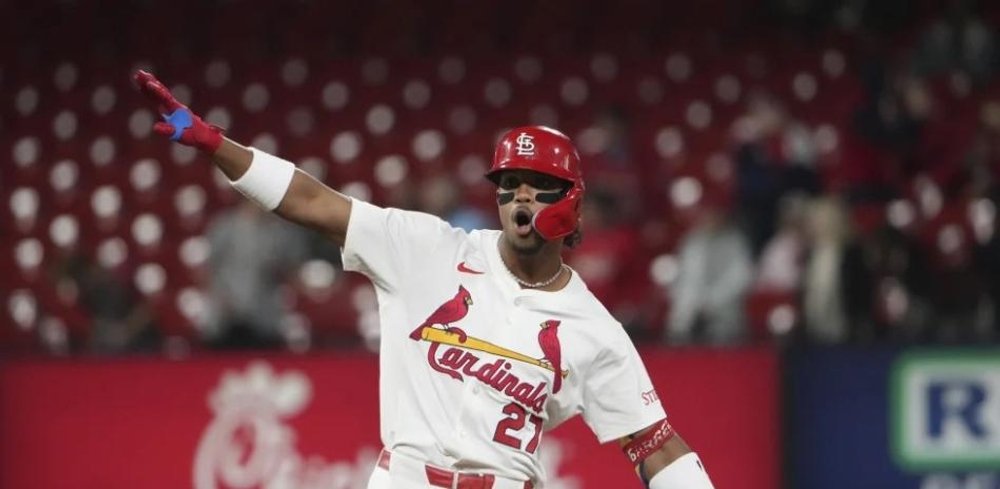 Jonrón de Contreras impulsa victoria 6-3 de Cardenales ante Piratas