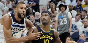 Warriors superan a Wolves en inicio de segunda ronda pese a la salida de Curry por lesión en muslo