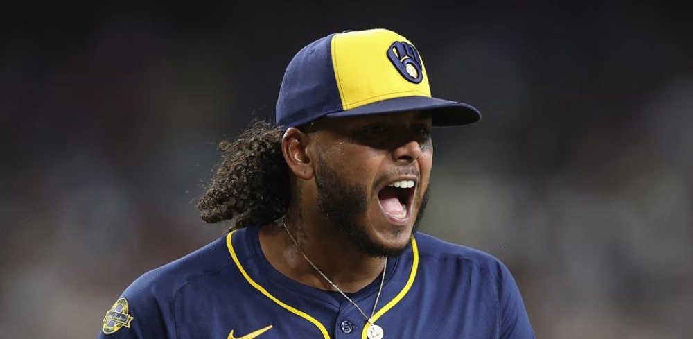Freddy Peralta lidera actuación de los abridores dominicanos en Grandes Ligas este año
