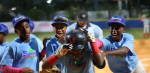 La Romana, Valverde, Santiago y Santo Domingo debutan con triunfos en nacional béisbol U12