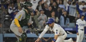 Con cuatro jonrones, uno de ellos de Ohtani, Dodgers remontan para derrotar a los Atléticos