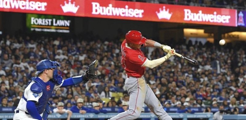 Angelinos se imponen 11-9 sobre Dodgers y arruinan debut de Kershaw en la campaña