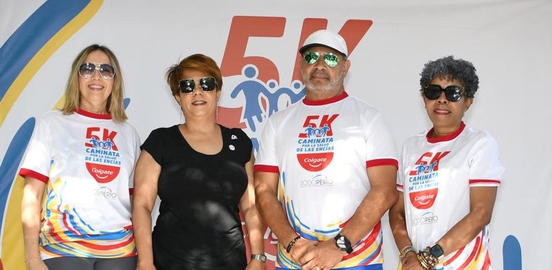 Realizan caminata familiar 5K por la salud de las encías