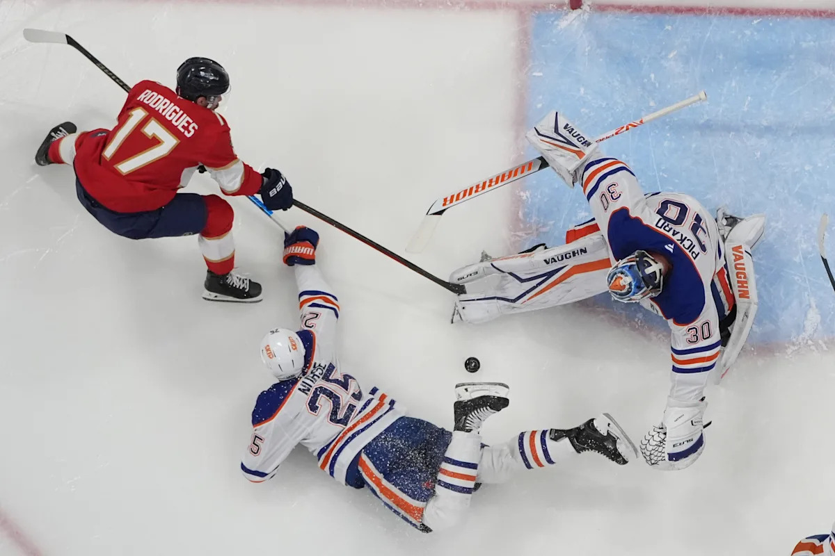 Choque-crucial-entre-los-Panthers-y-los-Oilers_.jpg