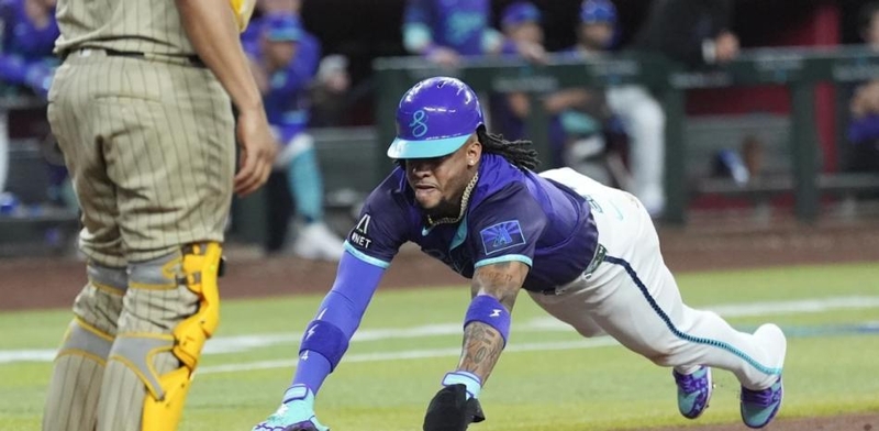 Duo-Carroll-Naylor-lidera-a-los-Diamondbacks-ante-los-Padres_.jpg