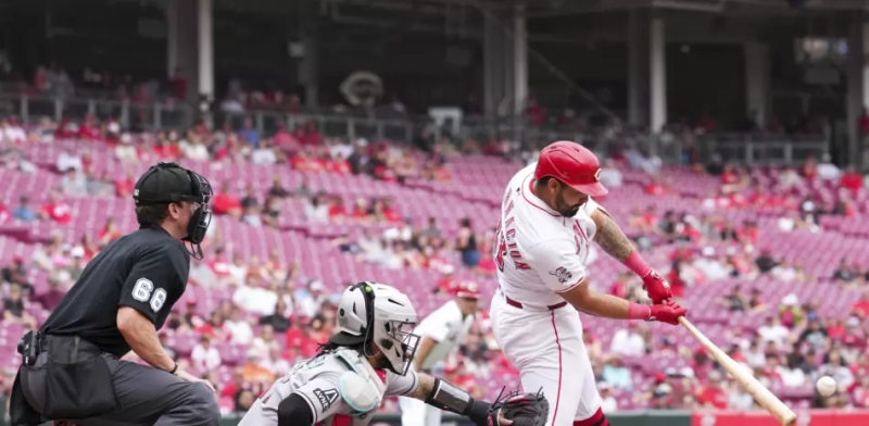 Encarnacion-Strand-brilla-con-cuadrangular-en-triunfo-de-Rojos-ante-D-Backs_.jpg