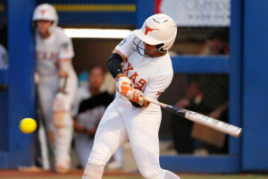 Espectacular-final-de-la-Serie-Mundial-Universitaria-2025-entre-Texas-Tech-y-Texas_.jpg