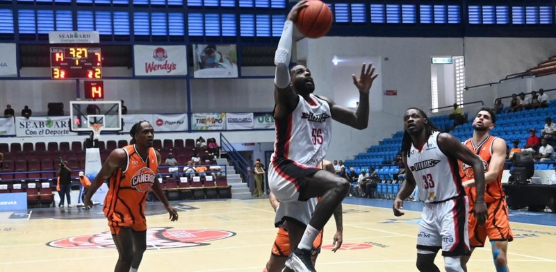 Galloway-e-Indios-imparables-en-la-LNB_.jpg