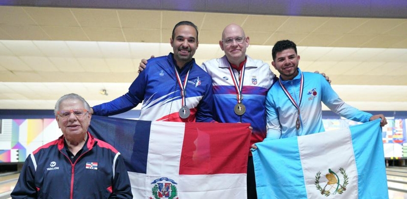 Premio-a-los-campeones-del-boliche-en-Centroamerica_.jpg