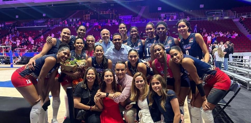 Reconocimiento-a-las-Reinas-del-Caribe-en-Canada_.jpg