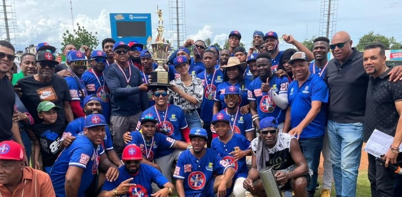 Triunfo-del-Ingenio-Santa-Fe-en-el-torneo-doble-A-de-San-Pedro-de-Macoris_.jpg