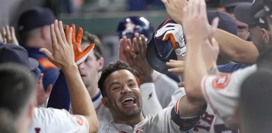 Altuve-y-Diaz-lideran-a-los-Astros-ante-los-Nacionales_.jpg