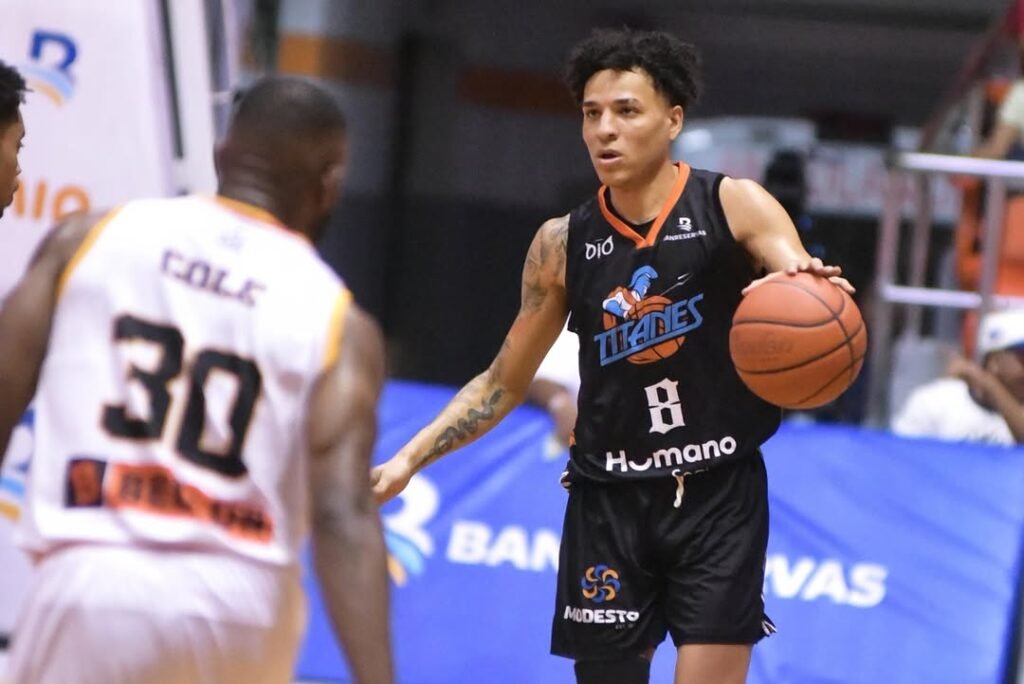 @metrosstgolnb y @titaneslnb en duelo intenso en este juego 3🔥🔥🔥#LNB #LaSuperliga