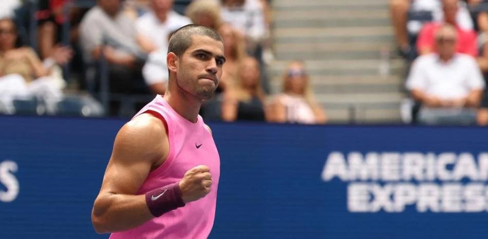 Carlos-Alcaraz-avanza-con-solidez-a-la-tercera-ronda-del-US-Open_.jpg