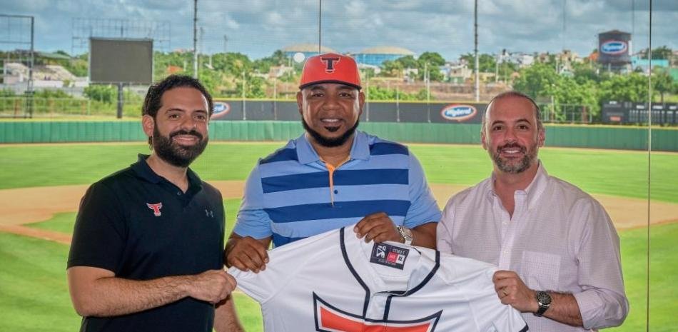 Edwin-Encarnacion-se-integra-a-los-Toros-del-Este_.jpg