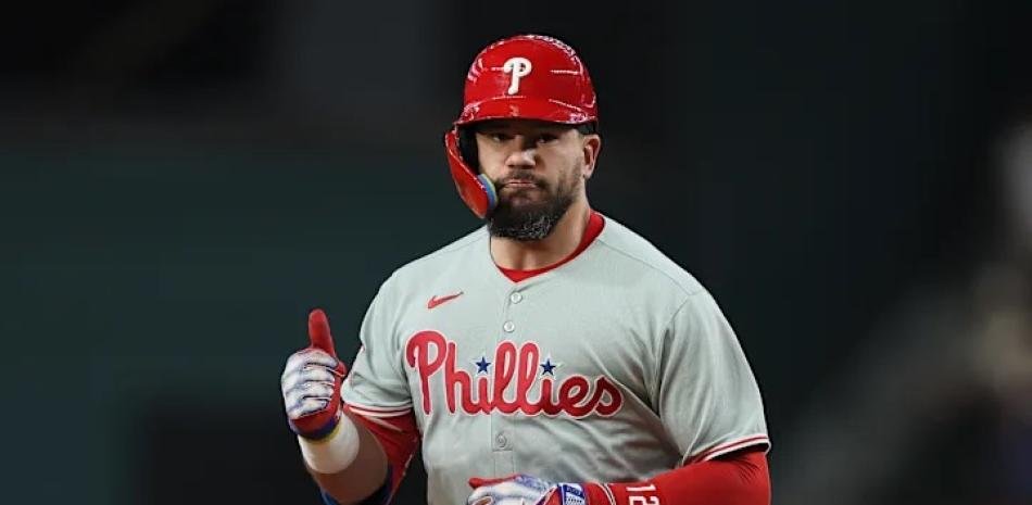Kyle-Schwarber-brilla-con-su-42°-jonron-en-la-victoria-de-los-Filis-ante-los-Rojos_.jpg