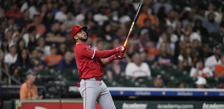 Peraza-brilla-con-batallazo-en-el-triunfo-de-Angelinos-sobre-Astros_.jpg