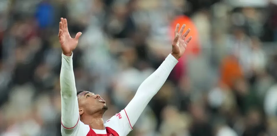 Arsenal-se-acerca-al-lider-Liverpool-tras-vencer-al-Newcastle_.webp