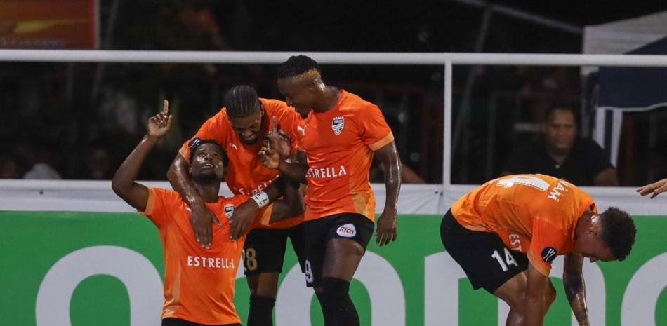 Cibao-FC-avanza-a-semifinales-tras-contundente-victoria-sobre-FC-Juventus_.jpg