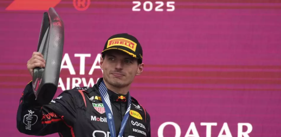 Victoria-de-Verstappen-en-Azerbaiyan-y-choque-de-Piastri-en-la-salida_.webp