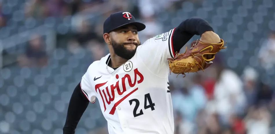 Woods-Richardson-brilla-con-11-ponches-en-el-triunfo-de-los-Twins-sobre-los-Yankees_.jpg