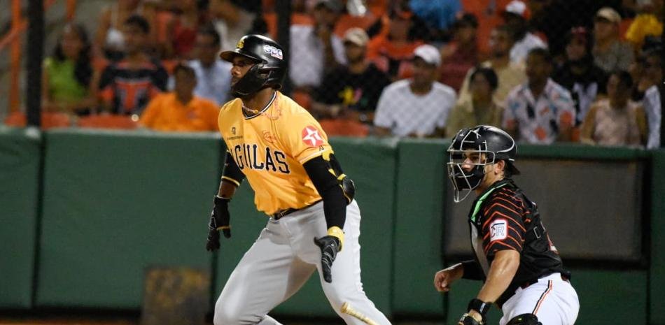 Aderlin-y-Lagares-lideran-victoria-crucial-de-las-Aguilas-sobre-los-Toros_.jpg