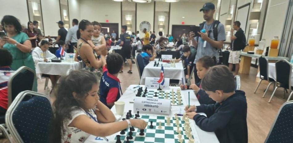 Dominicanos-brillan-en-la-primera-ronda-del-III-Campeonato-Centroamericano-de-Ajedrez_.jpg