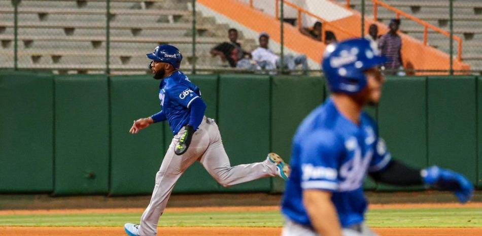 Licey-brilla-con-ofensiva-estelar-en-el-noveno-inning-ante-Toros_.jpg