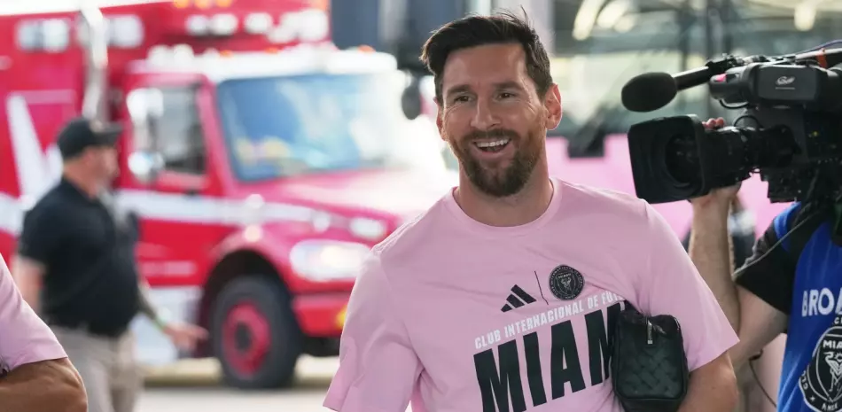 Lionel-Messi-renueva-su-compromiso-con-el-Inter-Miami-hasta-2026_.webp