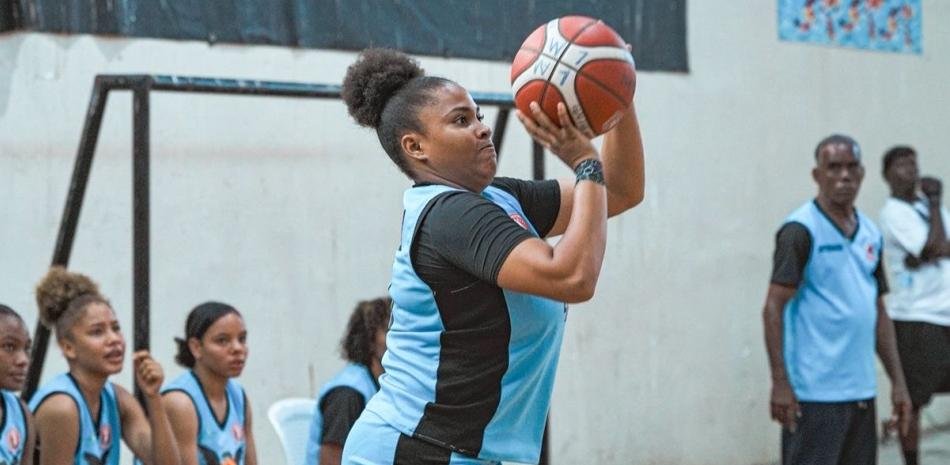 Triunfo-de-San-Carlos-y-Elites-de-Yamasa-en-torneo-nacional-de-baloncesto-femenino_.jpg