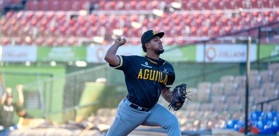 Abdiel-Mendoza-brilla-con-cinco-entradas-perfectas-en-su-debut-en-la-Liga-Dominicana_.jpg