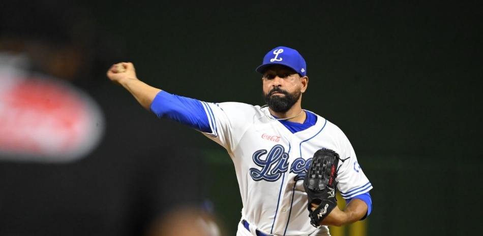 Cesar-Valdez-logra-la-primera-victoria-como-abridor-para-Licey-esta-temporada_.jpg