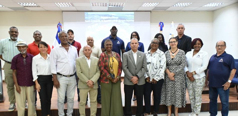 Comitiva-de-Guadalupe-expone-ventajas-de-su-Centro-de-Alto-Rendimiento-al-Comite-Olimpico-Dominicano_.jpg