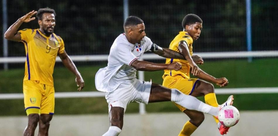 Futbol-dominicano-alcanza-triunfo-contundente-2-0-ante-San-Vicente-y-Las-Granadinas_.jpg