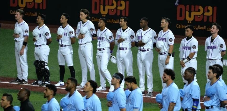 Liga-de-beisbol-en-Dubai-incorpora-camellos-y-reglas-innovadoras-en-su-temporada-inaugural_.jpg