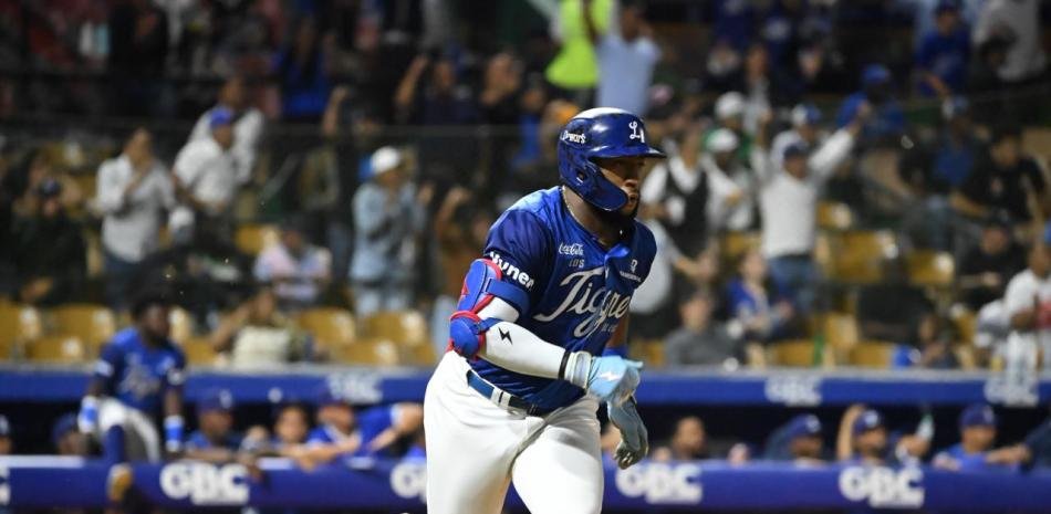 Rojas-Jr.-Hensley-y-Nunez-lideran-al-Licey-en-su-victoria-500-ante-las-Aguilas_.jpg