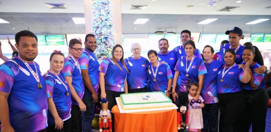 Atletas-especiales-brillan-en-competencia-de-boliche-2025_.jpg