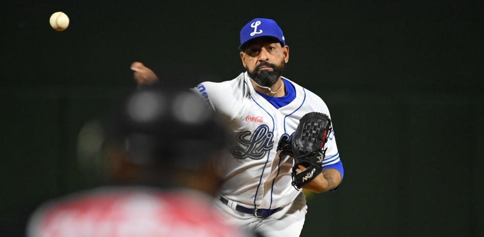 Cesar-Valdez-guia-el-triunfo-del-Licey-contra-los-Gigantes-del-Cibao_.jpg