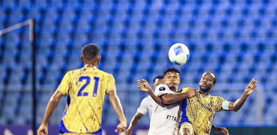Cibao-FC-enfrenta-a-Defence-Force-en-busca-de-la-remontada-para-clasificar-a-la-Copa-de-Campeones_.jpg