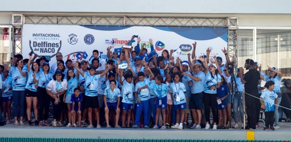 Delfines-del-Naco-triunfan-en-el-Invitacional-Internacional_.jpg